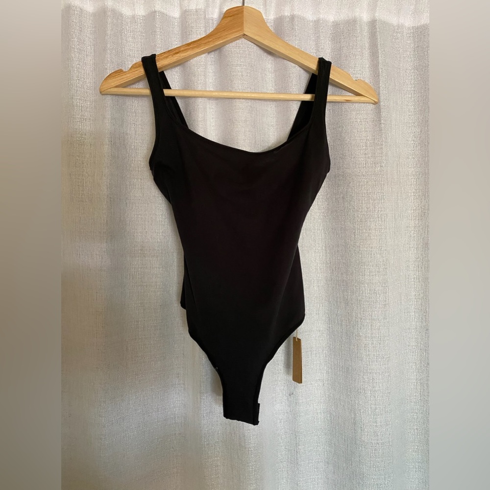 NWT sculpt square neck bodysuit size xs black